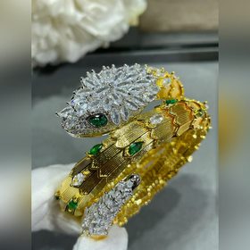 Материал： ажурный металл. Браслет Bulgari с тремя звеньями в форм