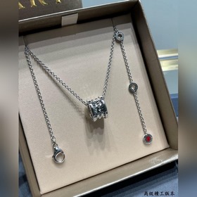 Браслет с заклепками Bulgari из белого золота. Одновременное обно