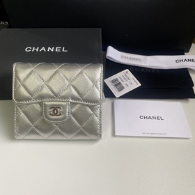 CHANEL Классический короткий кошелек с тремя складками, модель A