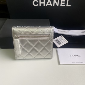 CHANEL Классический короткий кошелек с тремя складками, модель A