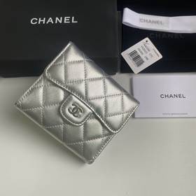 CHANEL Классический короткий кошелек с тремя складками, модель A