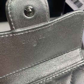 CHANEL Классический короткий кошелек с тремя складками, модель A