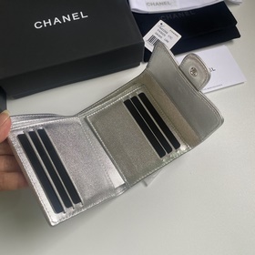 CHANEL Классический короткий кошелек с тремя складками, модель A