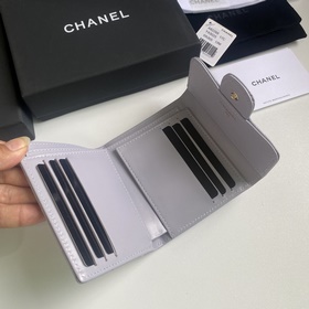 CHANEL Классический короткий кошелек с тремя складками, модель A