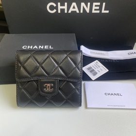 CHANEL Классический короткий кошелек с тремя складками, модель A