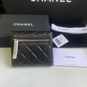 CHANEL Классический короткий кошелек с тремя складками, модель A