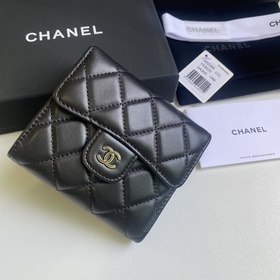 CHANEL Классический короткий кошелек с тремя складками, модель A