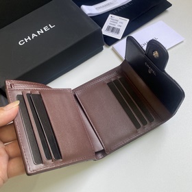 CHANEL Классический короткий кошелек с тремя складками, модель A
