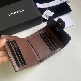 CHANEL Классический короткий кошелек с тремя складками, модель A