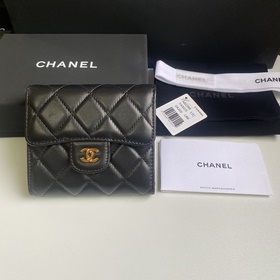CHANEL Классический короткий кошелек с тремя складками, модель A