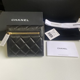 CHANEL Классический короткий кошелек с тремя складками, модель A