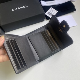 CHANEL Классический короткий кошелек с тремя складками, модель A
