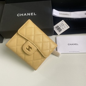 CHANEL Классический короткий кошелек с тремя складками, модель A