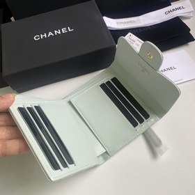 CHANEL Классический короткий кошелек с тремя складками, модель A