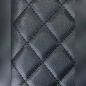 CHANEL 96066 Кожа с узором «икра», верхний слой, четкая текстура,