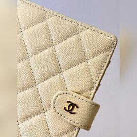 CHANEL 96066 Желтый Яркий цвет, который делает вас моложе и энерг