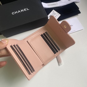 CHANEL Классический короткий кошелек с тремя складками, модель A