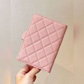 CHANEL 96066 Розовый с шариковым узором Нежно-розовый цвет являет