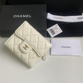CHANEL Классический короткий кошелек с тремя складками, модель A