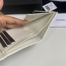 CHANEL Классический короткий кошелек с тремя складками, модель A