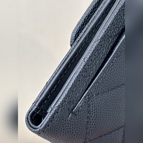 CHANEL 82288 Кожа с узором «икра», верхний слой, четкая текстура,