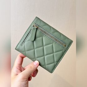 CHANEL 82288 — это и кошелек для мелочи, и картодержатель, и клас