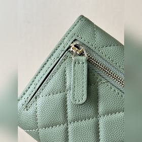 CHANEL 82288 — это и кошелек для мелочи, и картодержатель, и клас