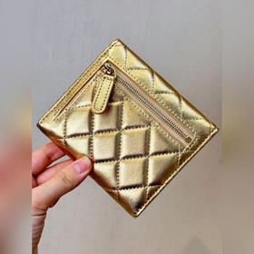 CHANEL 82288 Золотой кожаный CF Этот кошелек может служить как ко