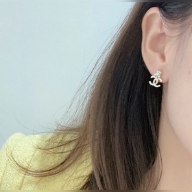 Chanel серьги-гвоздики, точная копия оригинала, высококачественна