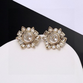Chanel Sunflower Серьги-гвоздики, точная копия оригинала, высокок