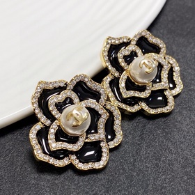 Chanel Черная камелия, серьги с бриллиантами. Идентичные оригинал