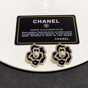 Chanel Черная камелия, серьги с бриллиантами. Идентичные оригинал