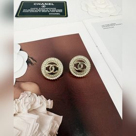 Chanel круглые серьги с двойным C-образным вырезом и бриллиантами