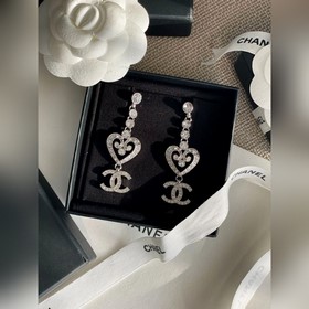 CHANEL 24K сережки с кисточками в форме сердца и двойным символом