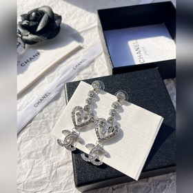 CHANEL 24K сережки с кисточками в форме сердца и двойным символом