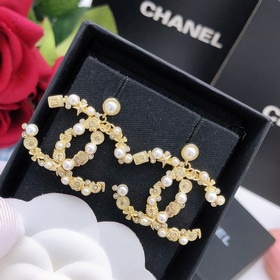 CHANEL маленькие серьги-пуговицы в форме флакона духов. Высокое к