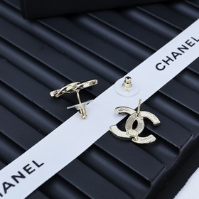 Chanel популярные ретро-серьги с двойным логотипом C из черного и