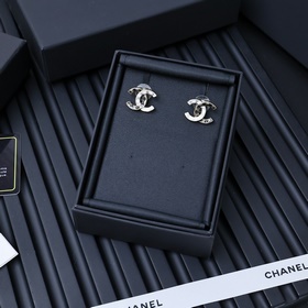 Chanel популярные ретро-серьги с двойным логотипом C из черного и