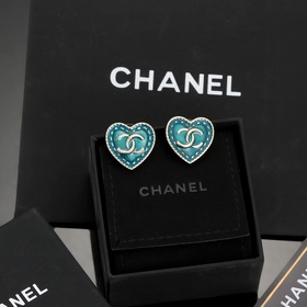 Chanel Новые сережки Chanel с двойным C в форме сердца в стиле р
