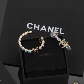 Chanel, серия «Egypt», серьги с двойным C и полукружком из цветны