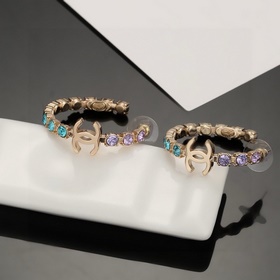 Chanel, серия «Egypt», серьги с двойным C и полукружком из цветны