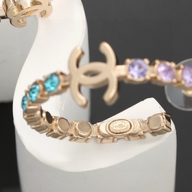 Chanel, серия «Egypt», серьги с двойным C и полукружком из цветны