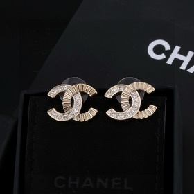 Chanel - классическая модель с двойной буквой C. Оригинальный диз