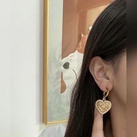 Chanel Серьги с черными бриллиантами в форме ромбов