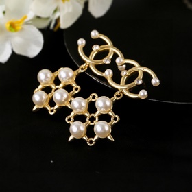 CHANEL Маленькие серьги с двойным C, высокое качество, тот же мат