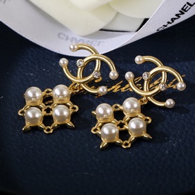 CHANEL Маленькие серьги с двойным C, высокое качество, тот же мат