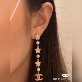 Chanel маленькие серьги с бриллиантами в форме пятиконечной звезд
