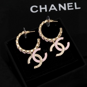Chanel Классические серьги с двойным C-образным элементом. Эти се