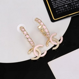 Chanel Классические серьги с двойным C-образным элементом. Эти се
