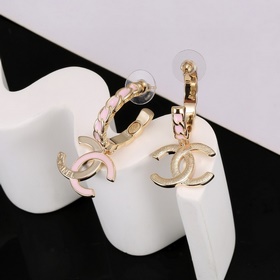 Chanel Классические серьги с двойным C-образным элементом. Эти се